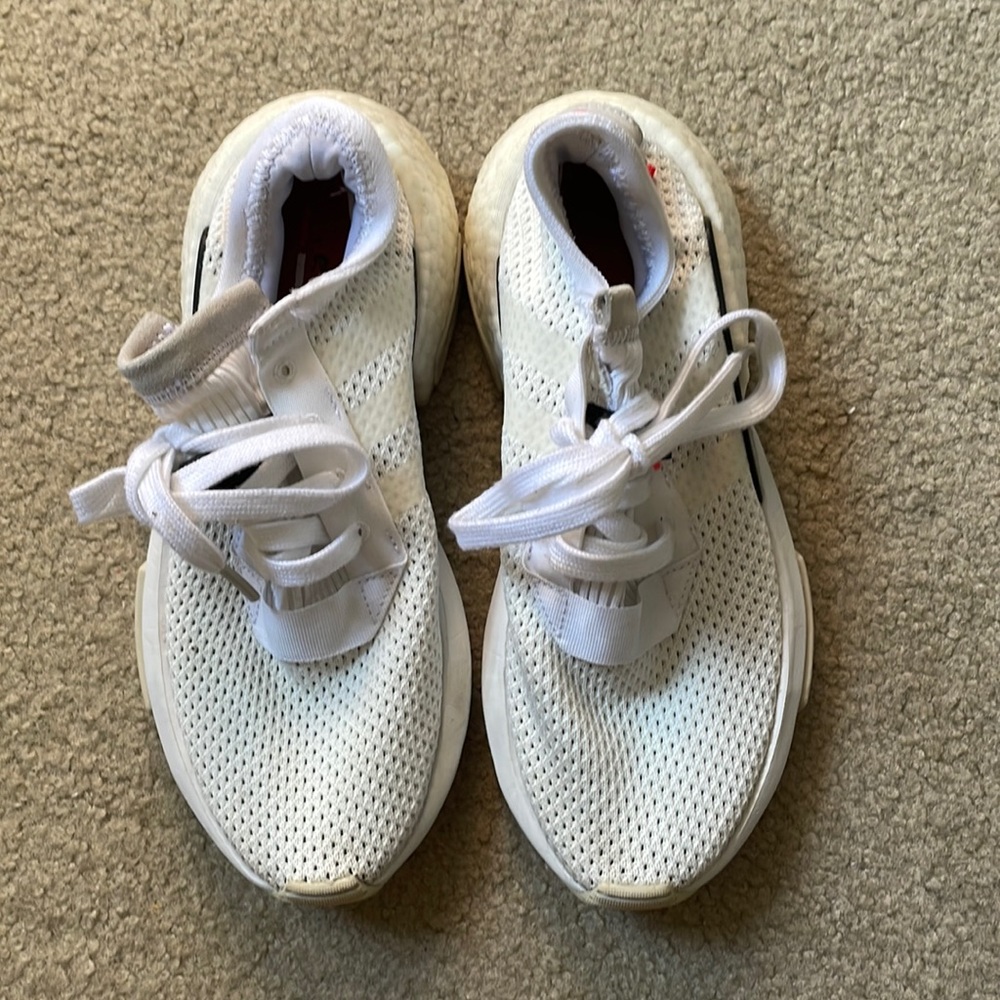 Adidas Sneakers